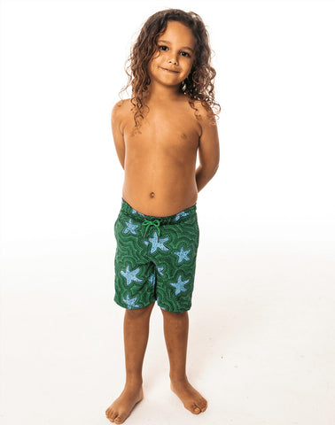 SevenC's Kids' Recycled Polyester Shorts in Star Fish Print on model